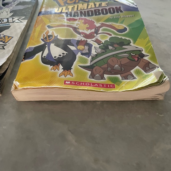 POKEMON SCHOLASTIC HANDBOOK Bundle of 2 - Picture 6 of 8
